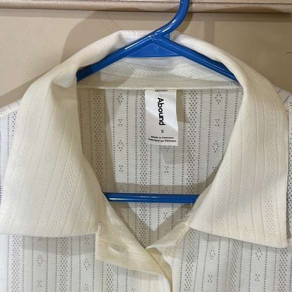 NWT Abound Cardi top Cream Long Sleeve Button Top Collar Sz S - Picture 3 of 8